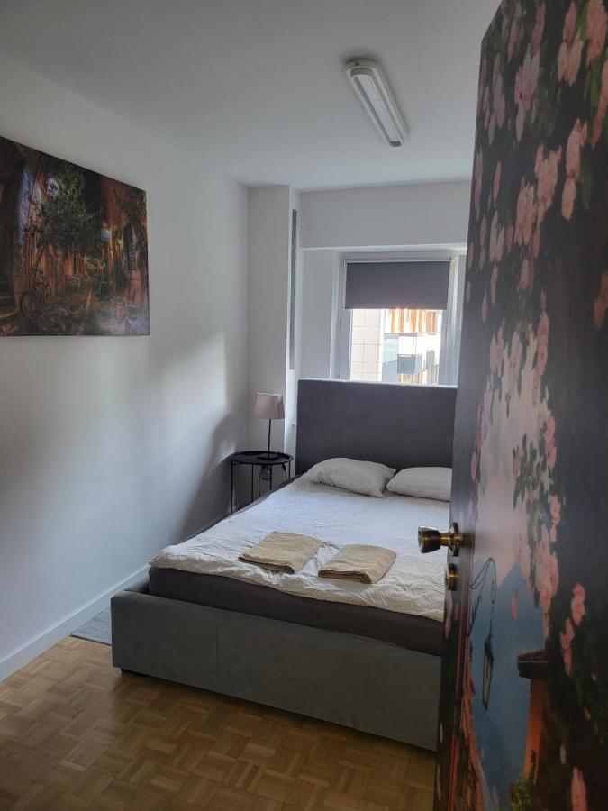 Studio Zelazna Rooms Near Old Town 华沙 外观 照片